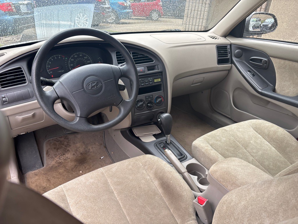 2002 Hyundai Elantra Image 9