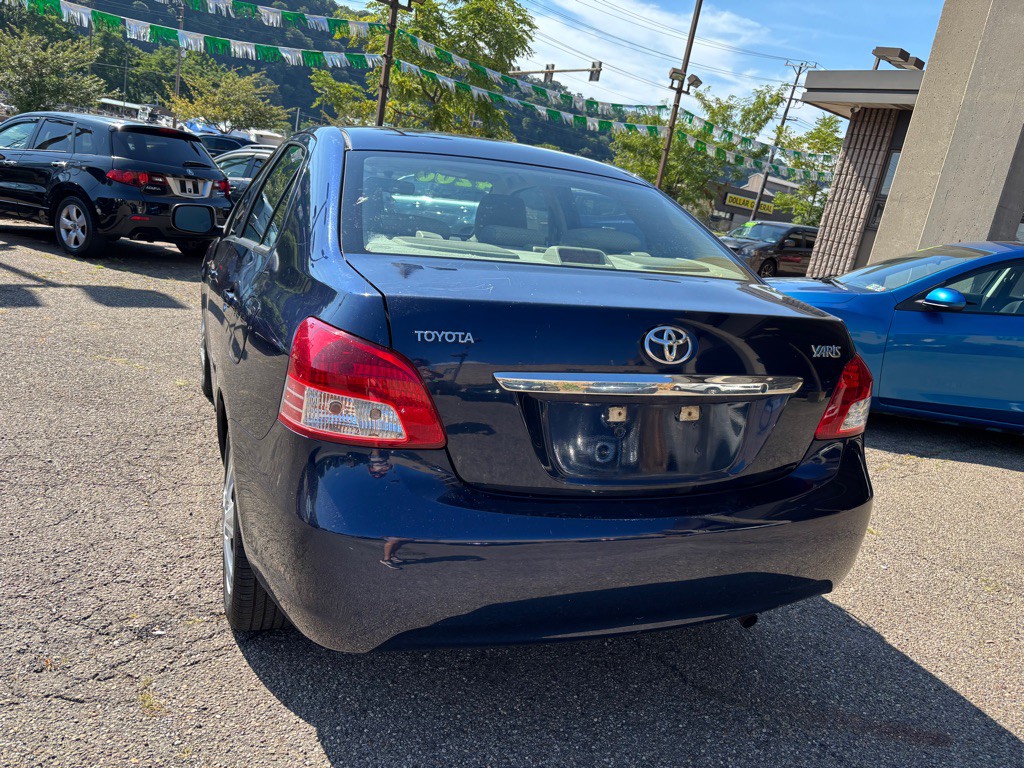 2008 Toyota Yaris Image 2