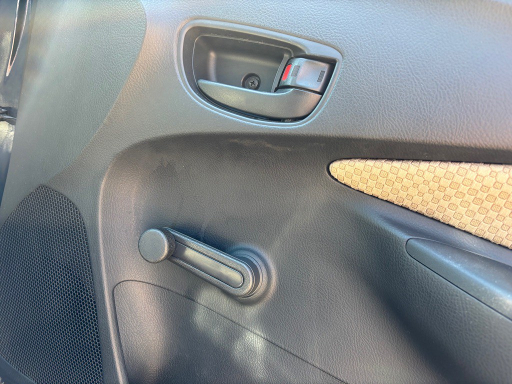 2008 Toyota Yaris Image 8
