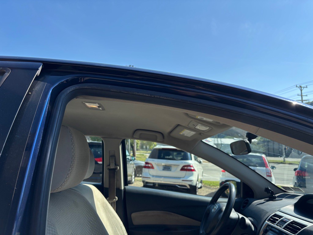 2008 Toyota Yaris Image 12