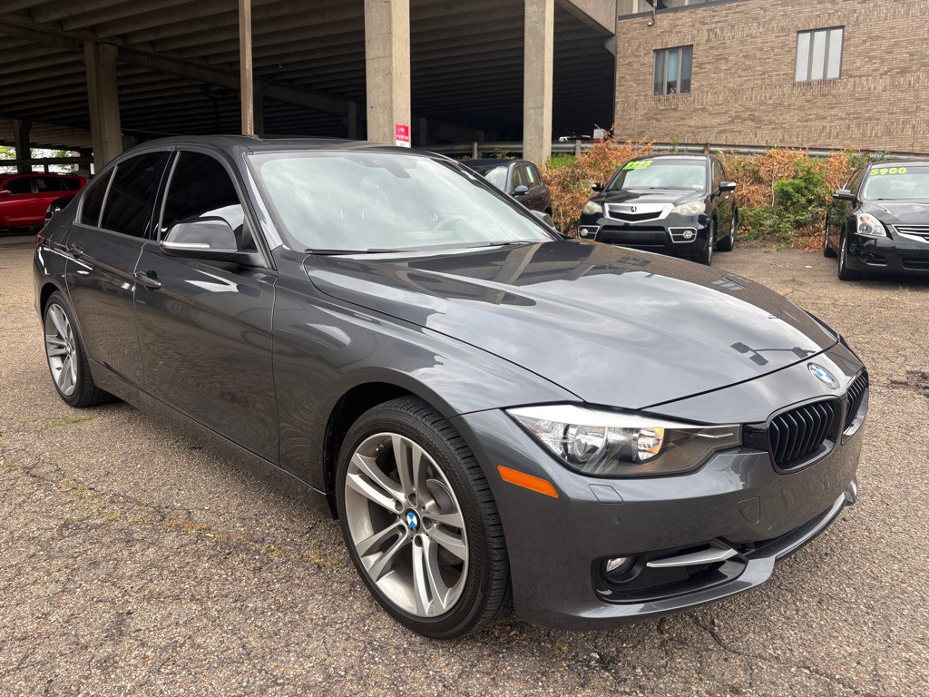 2014 BMW 3 Series Image 1