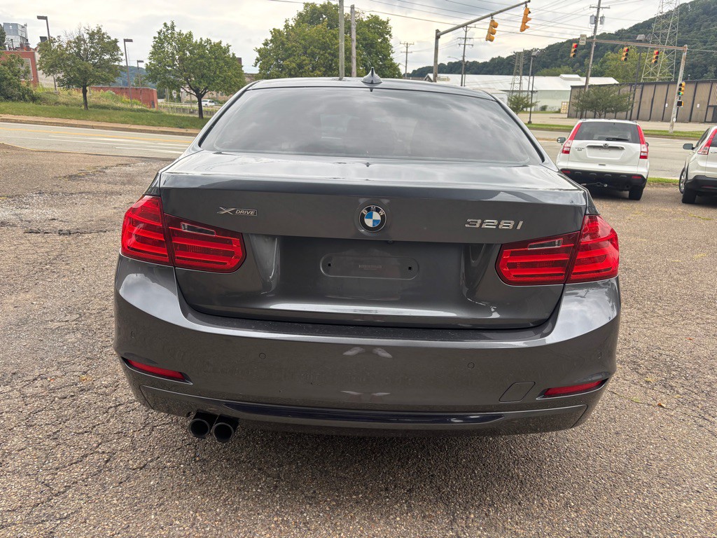 2014 BMW 3 Series Image 5