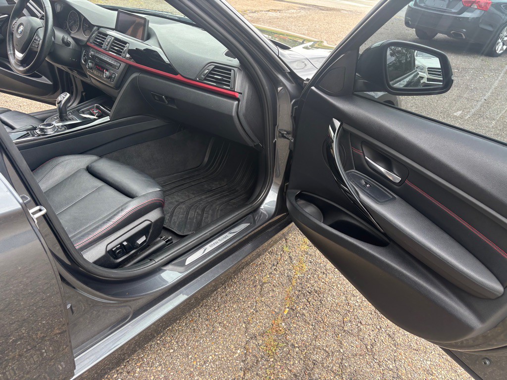 2014 BMW 3 Series Image 16