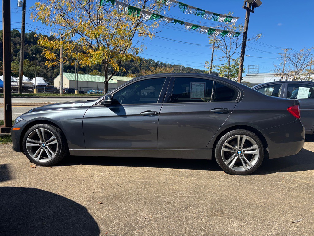 2014 BMW 3 Series Image 1