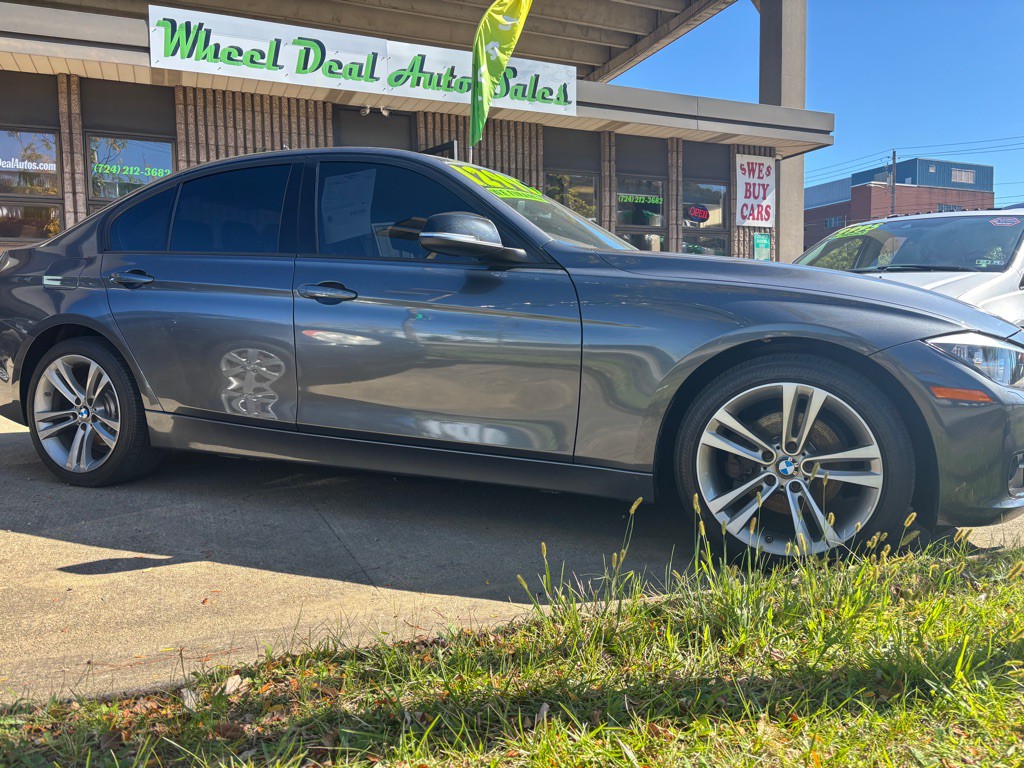 2014 BMW 3 Series Image 2