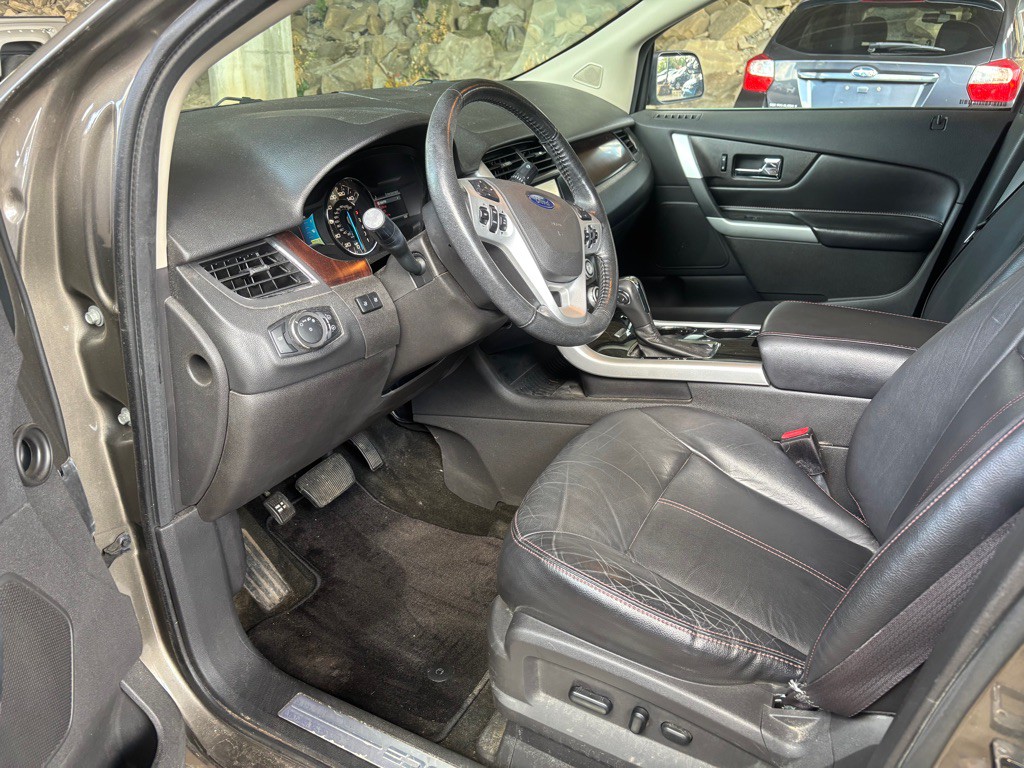 2012 Ford Edge Image 11