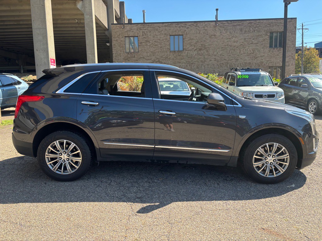 2017 Cadillac XT5 Image 2