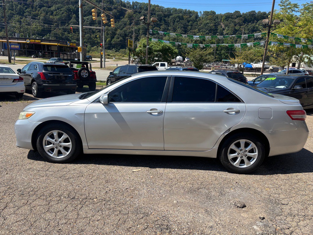 2011 Toyota Camry Image 6