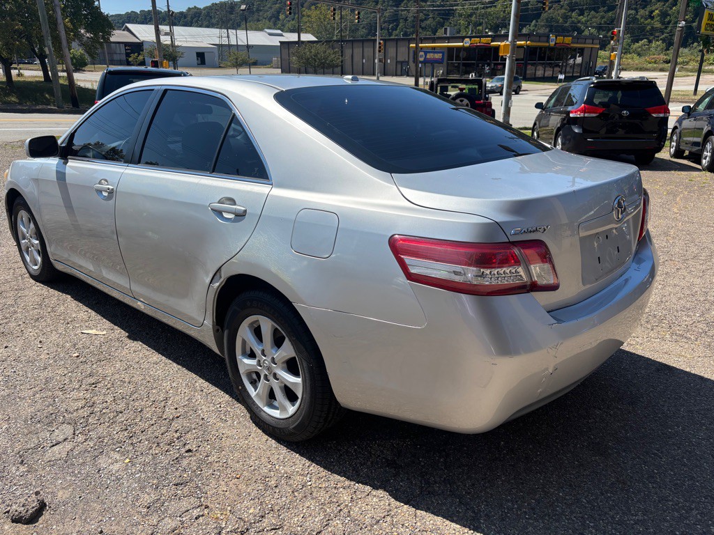 2011 Toyota Camry Image 7