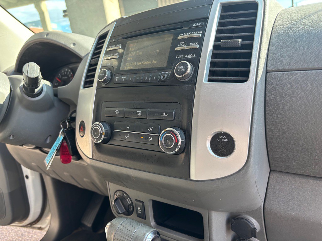 2013 Nissan Frontier Image 13