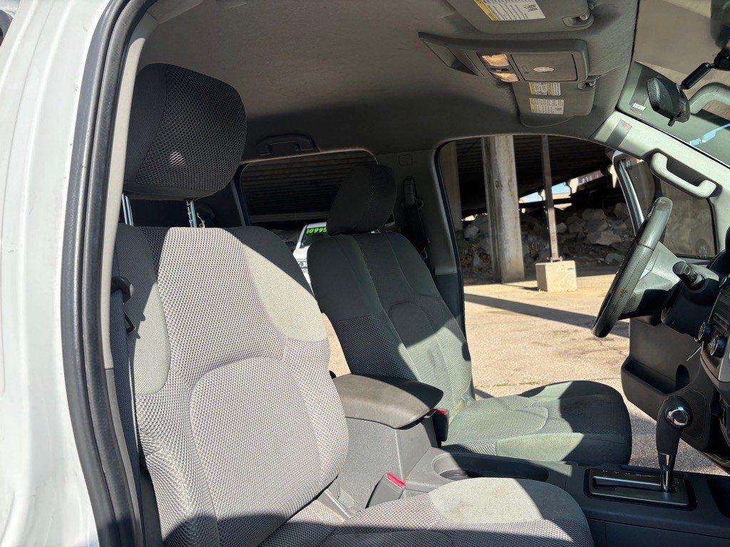 2013 Nissan Frontier Image 16