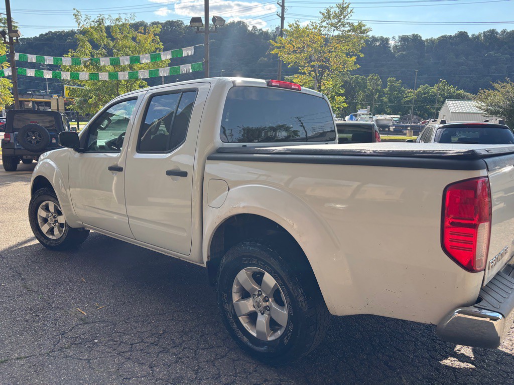 2013 Nissan Frontier Image 20