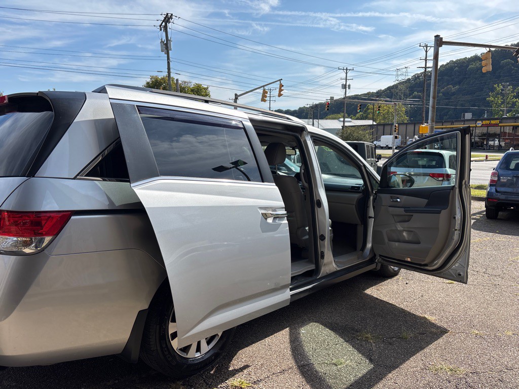 2014 Honda Odyssey Image 8