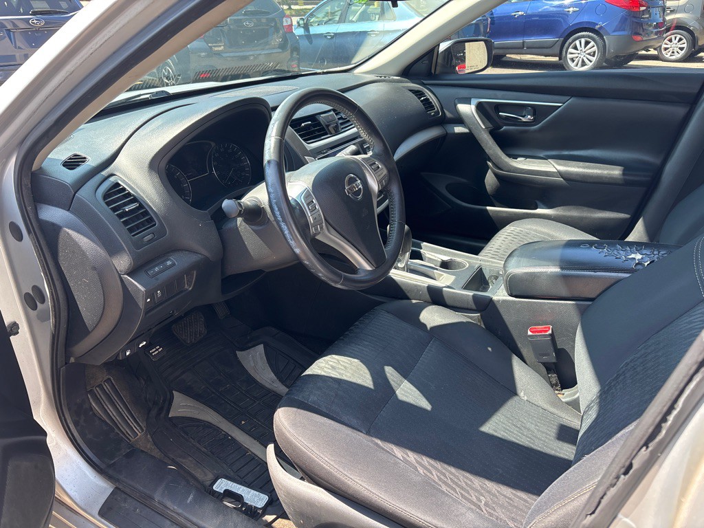 2017 Nissan Altima Image 8