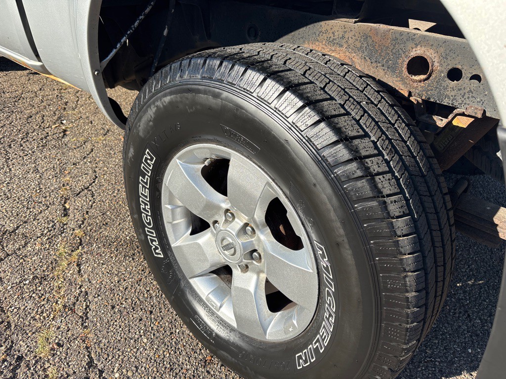 2011 Nissan Frontier Image 7