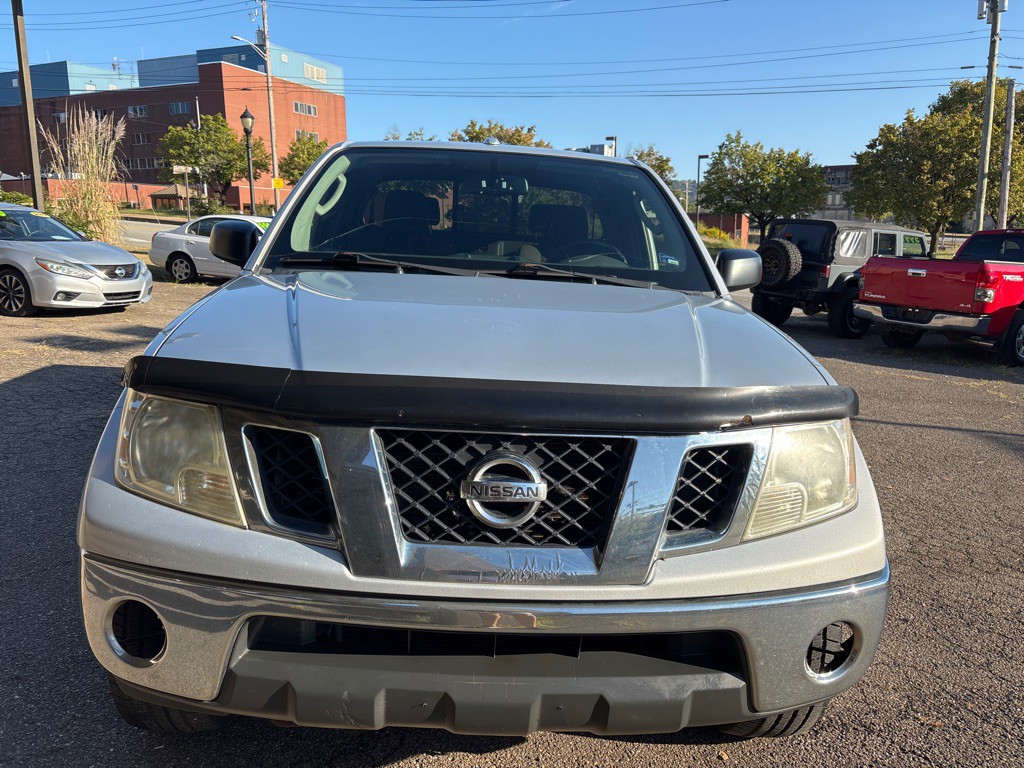2011 Nissan Frontier Image 5