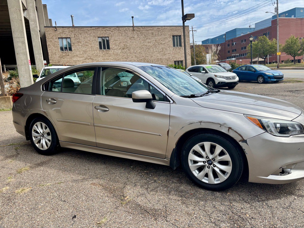 2016 Subaru Legacy Image 3