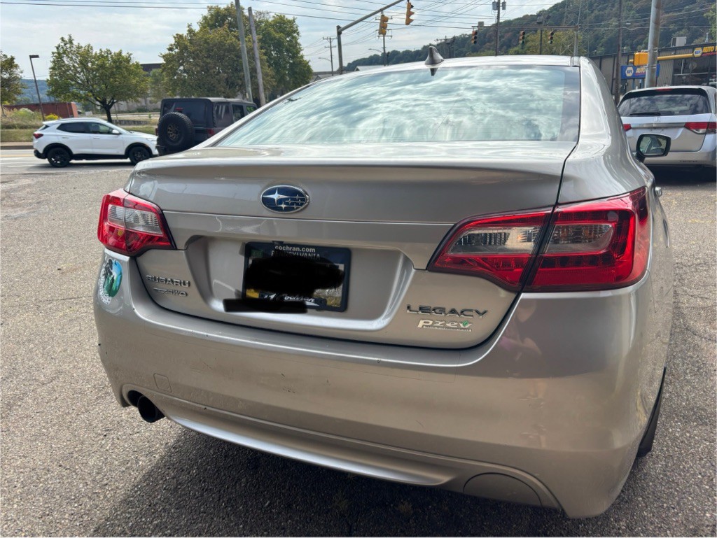 2016 Subaru Legacy Image 5