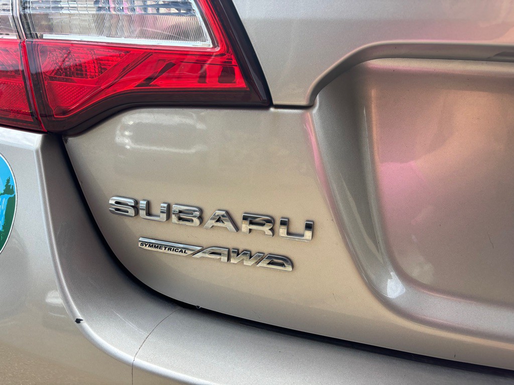 2016 Subaru Legacy Image 6