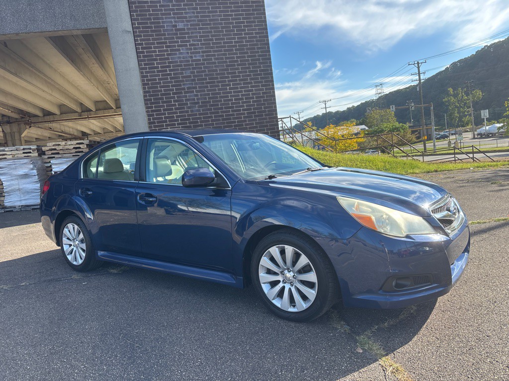 2011 Subaru Legacy Image 3
