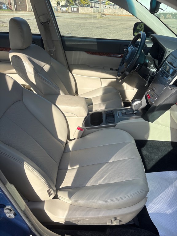 2011 Subaru Legacy Image 5