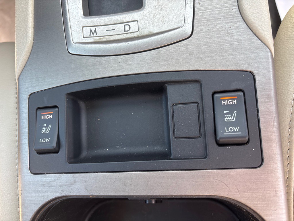 2011 Subaru Legacy Image 7
