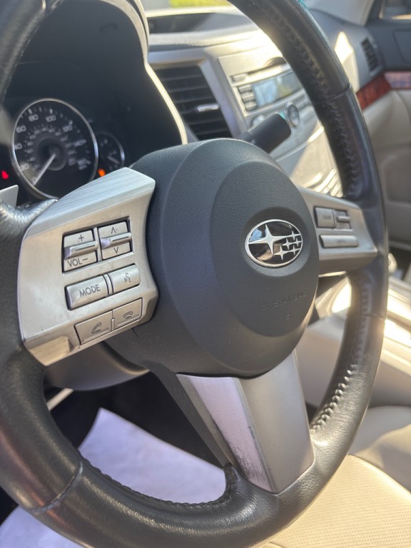 2011 Subaru Legacy Image 14