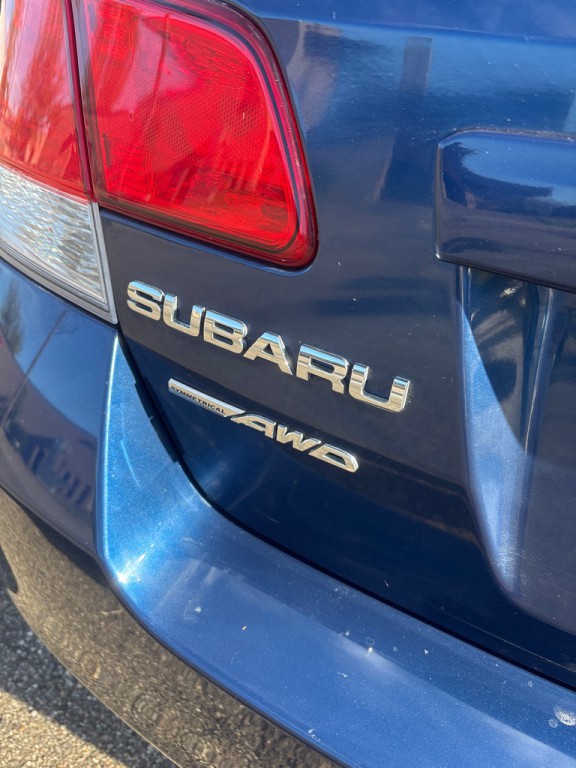 2011 Subaru Legacy Image 17