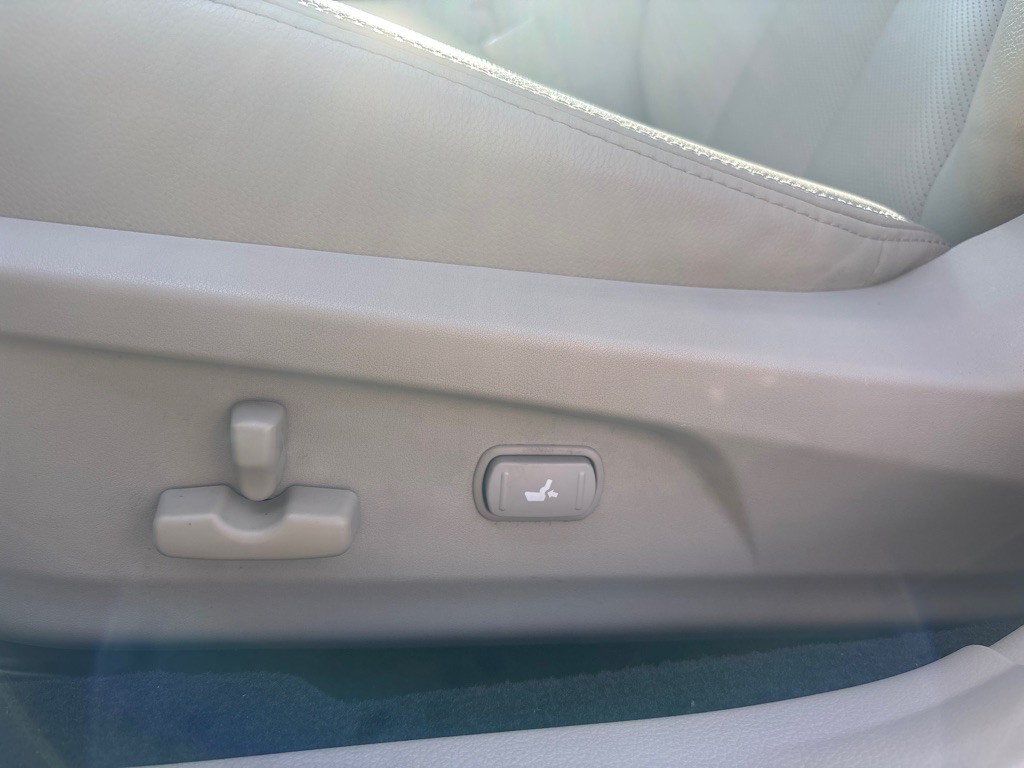 2011 Subaru Legacy Image 19