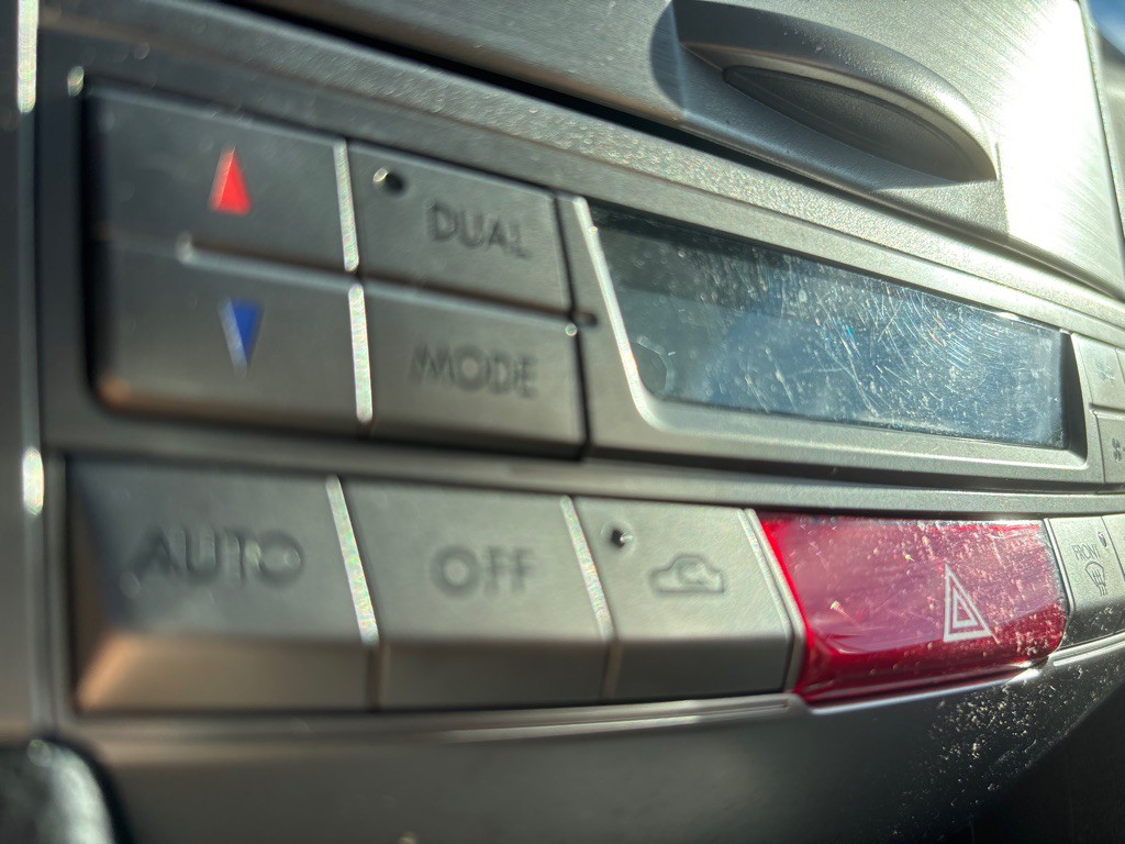 2011 Subaru Legacy Image 22
