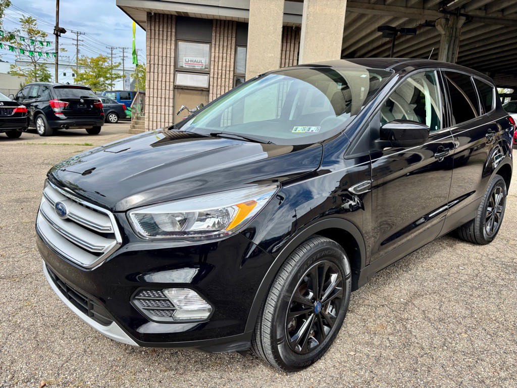 2019 Ford Escape Image 2