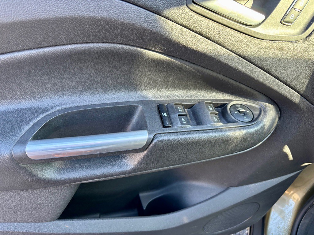 2013 Ford Escape Image 17