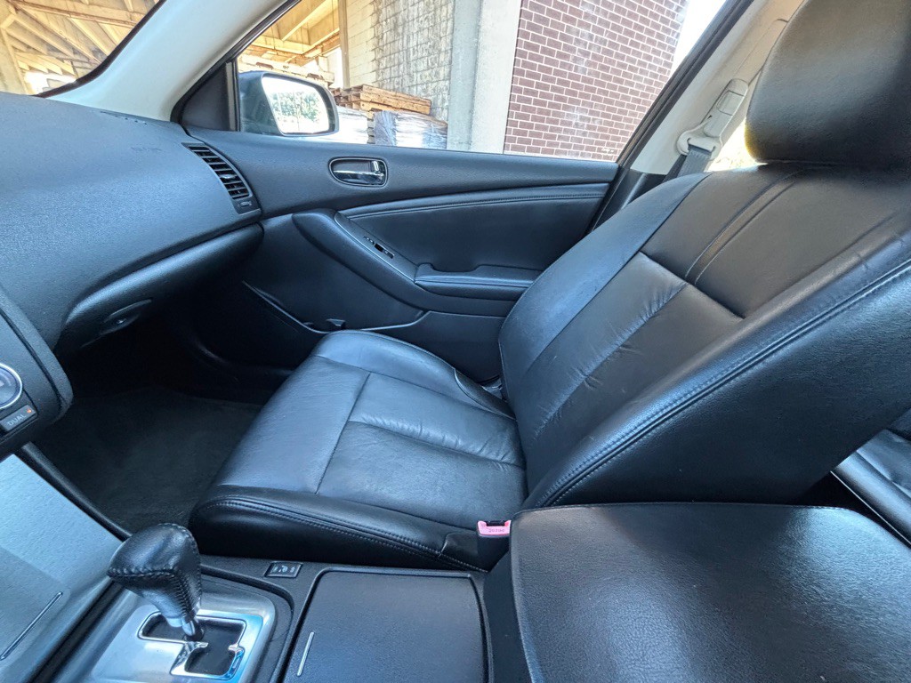 2011 Nissan Altima Image 17