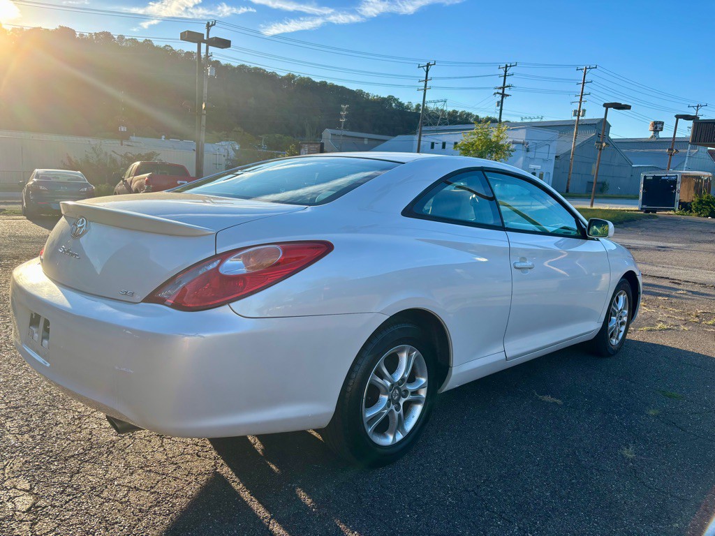 2004 Toyota Camry Image 16