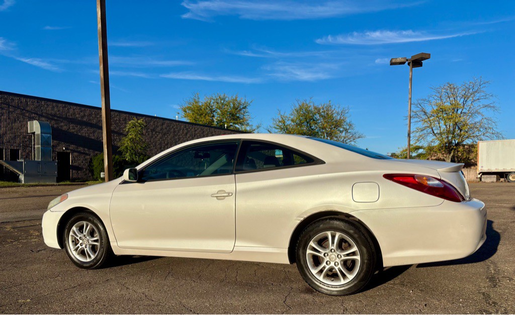 2004 Toyota Camry Image 1