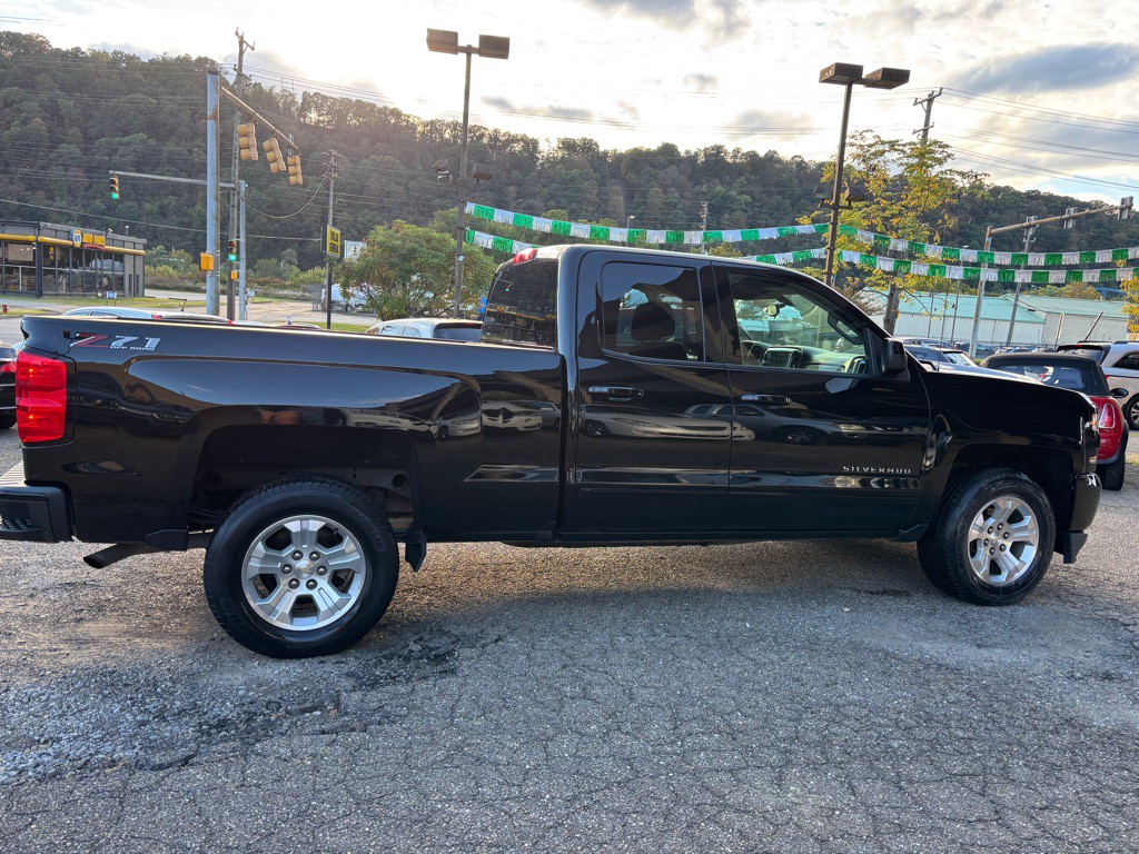 2018 Chevrolet Silverado 1500 Image 2