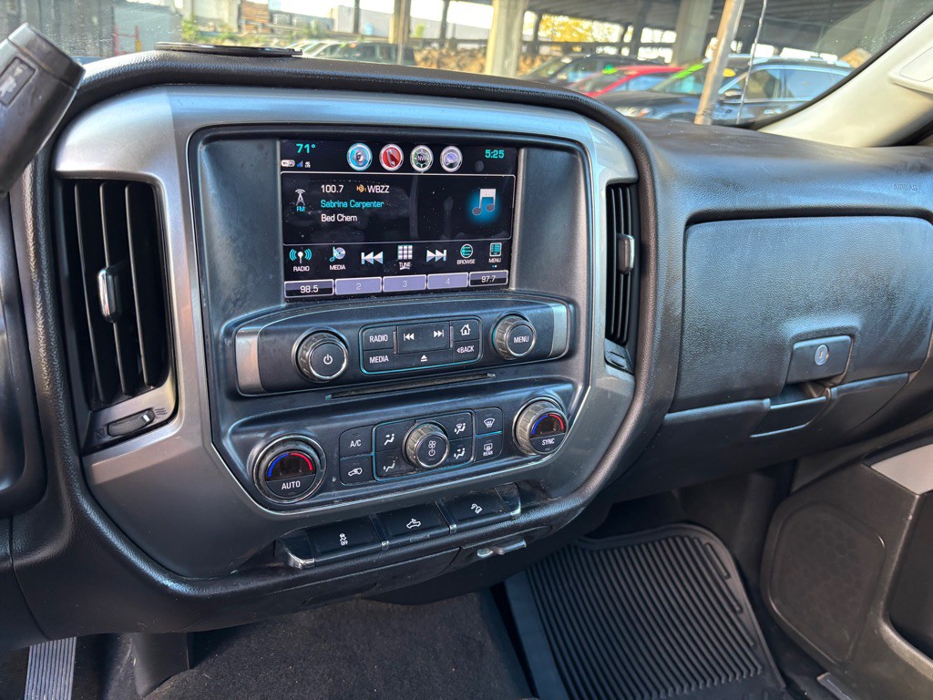 2018 Chevrolet Silverado 1500 Image 21