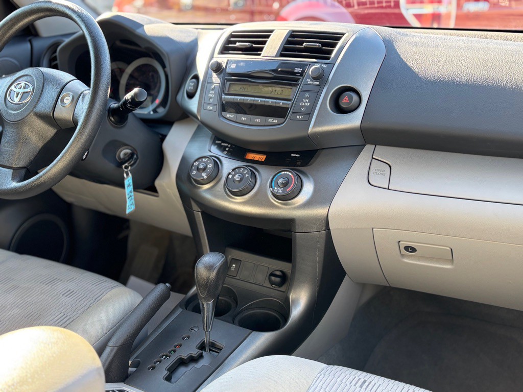 2011 Toyota Rav4 Image 5
