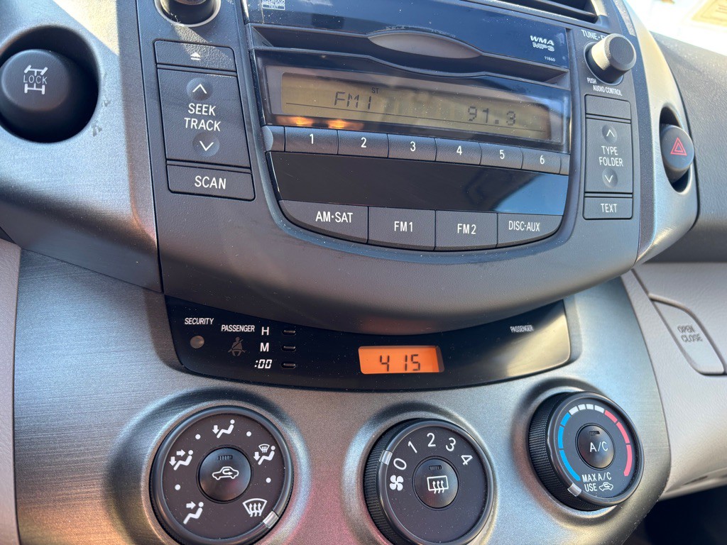 2011 Toyota Rav4 Image 11
