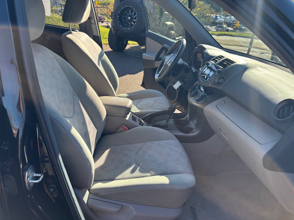 2011 Toyota Rav4 Image 12