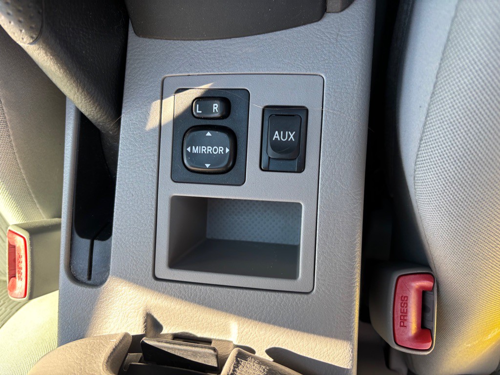2011 Toyota Rav4 Image 16
