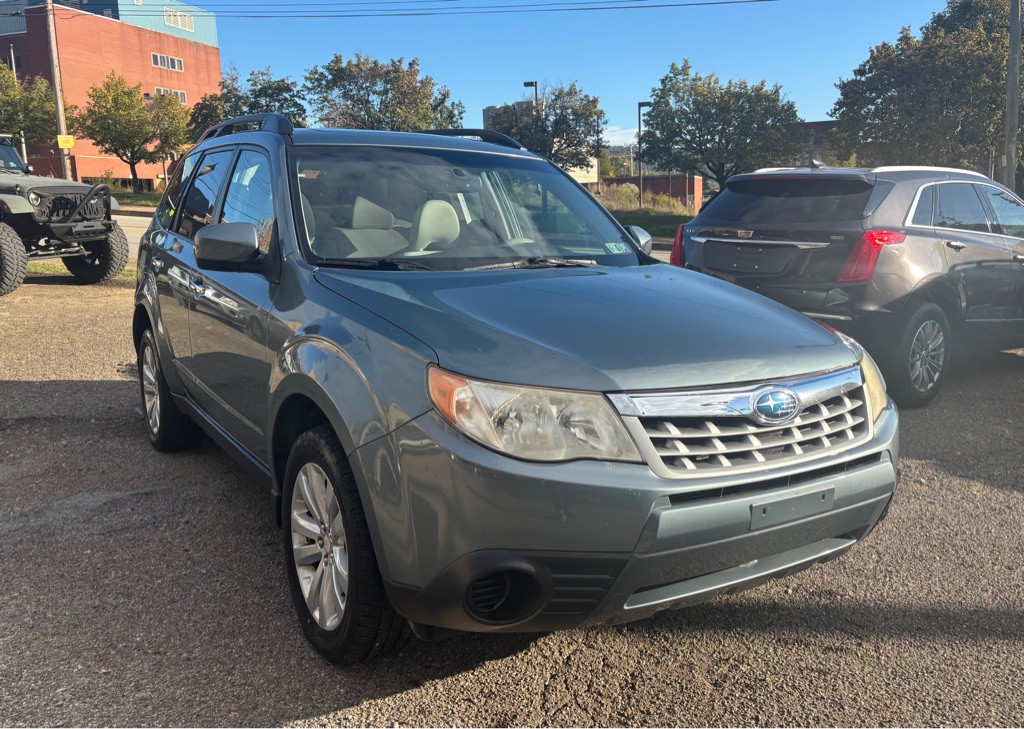 2011 Subaru Forester Image 2