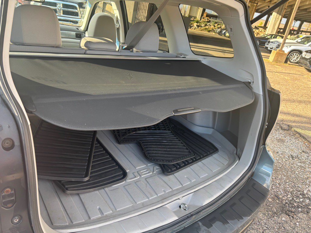 2011 Subaru Forester Image 11