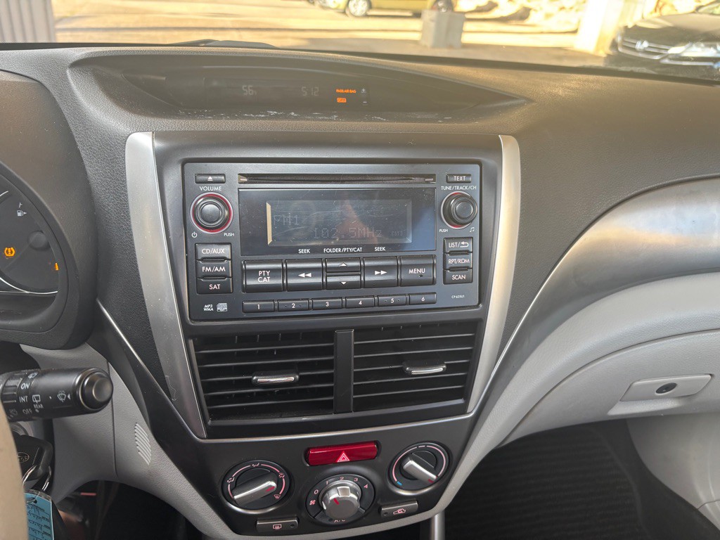 2011 Subaru Forester Image 16