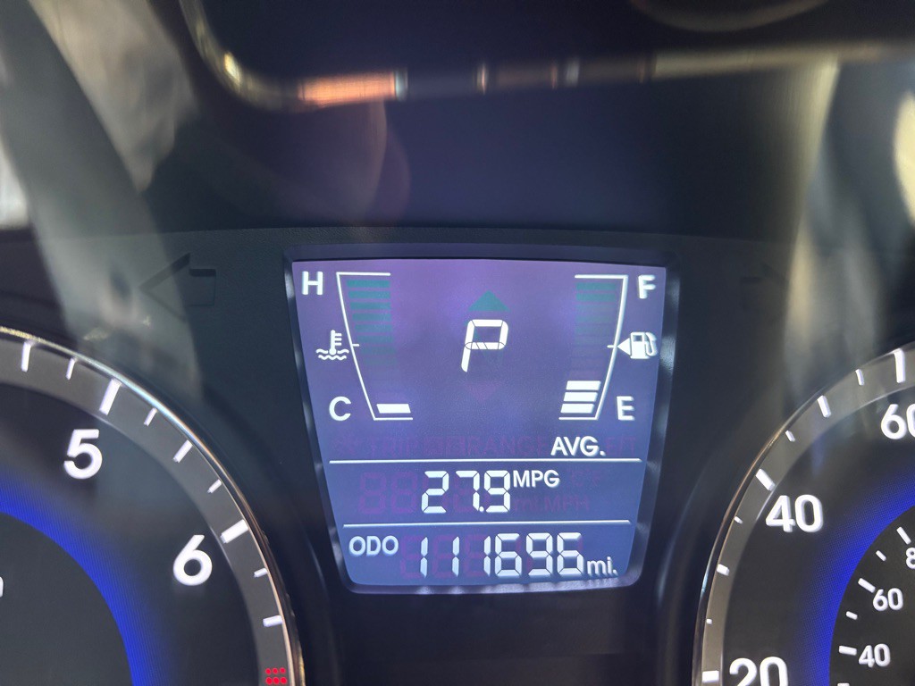 2012 Hyundai Accent Image 17