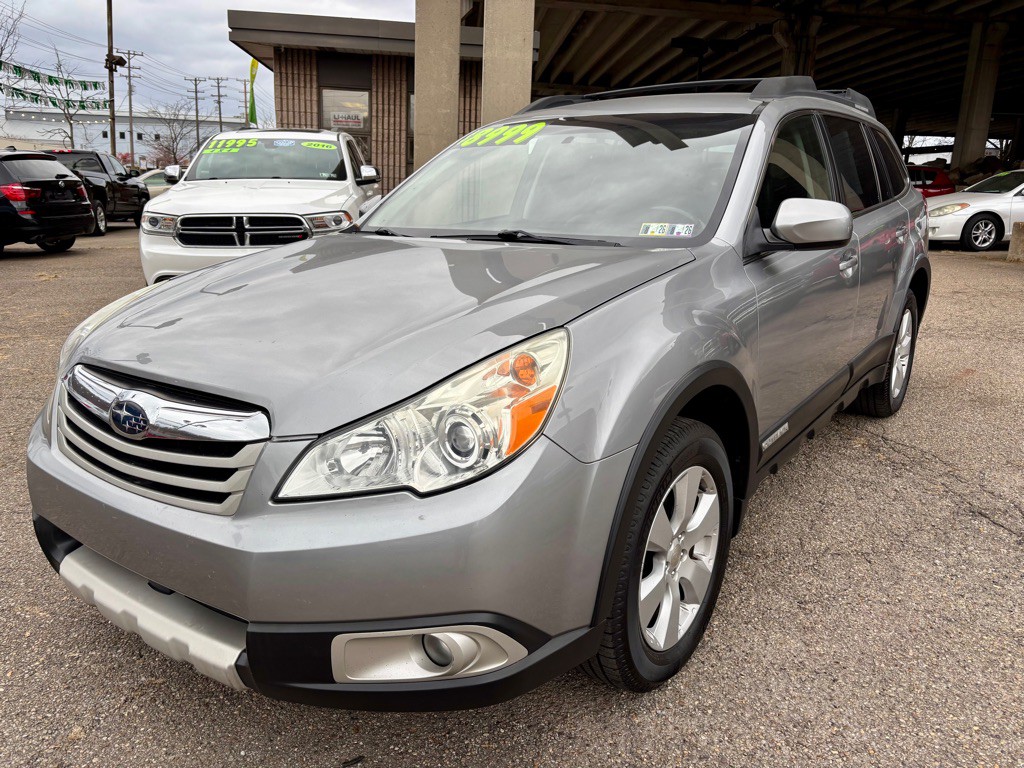 2011 Subaru Outback Image 2