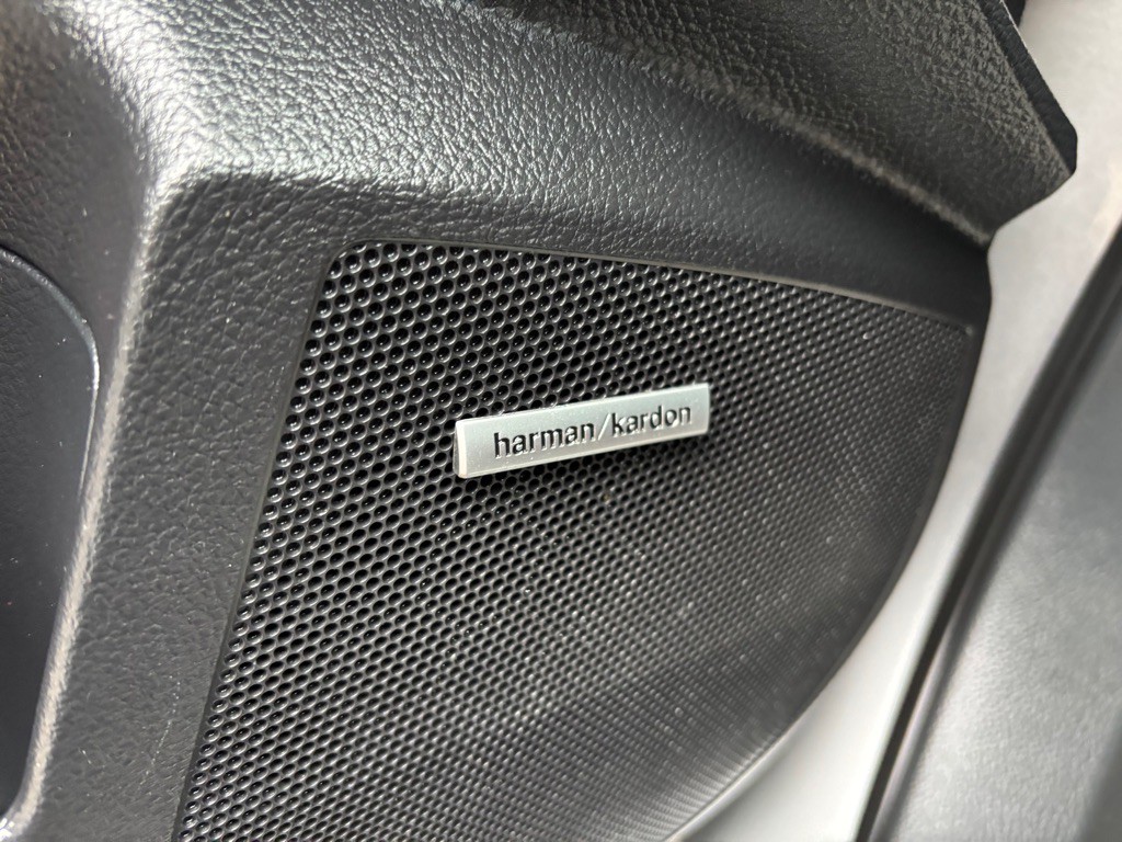 2011 Subaru Outback Image 11