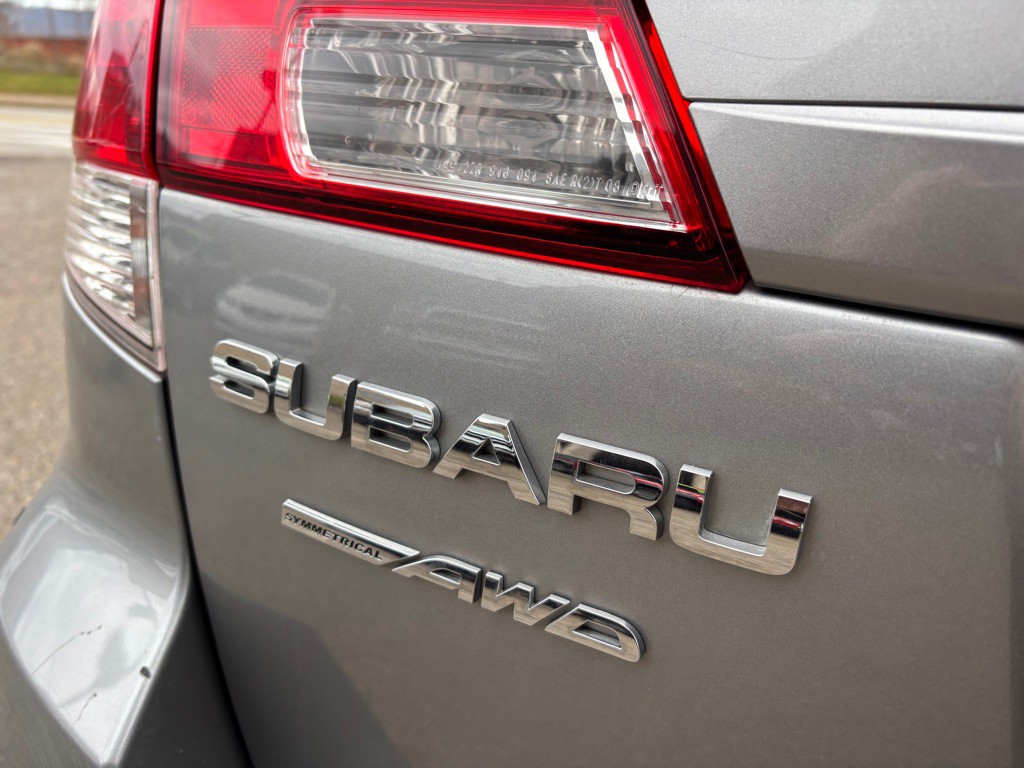 2011 Subaru Outback Image 19
