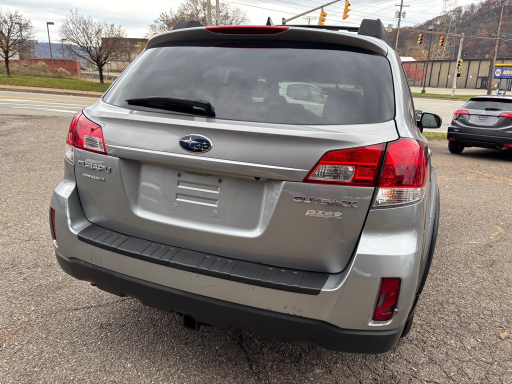 2011 Subaru Outback Image 20