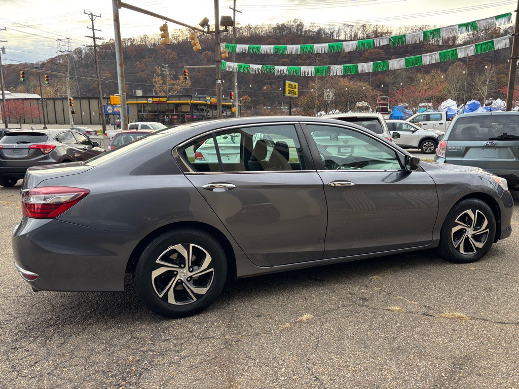 2011 Subaru Outback Image 23
